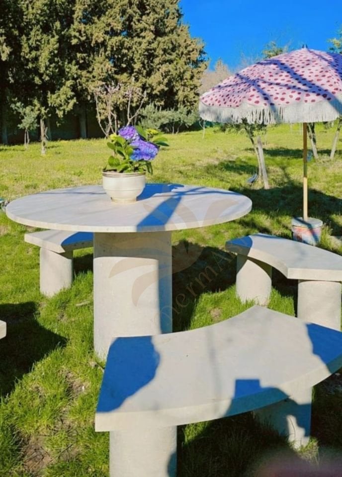 Gartenmöbel-Set & TRAVERTIN STEIN
